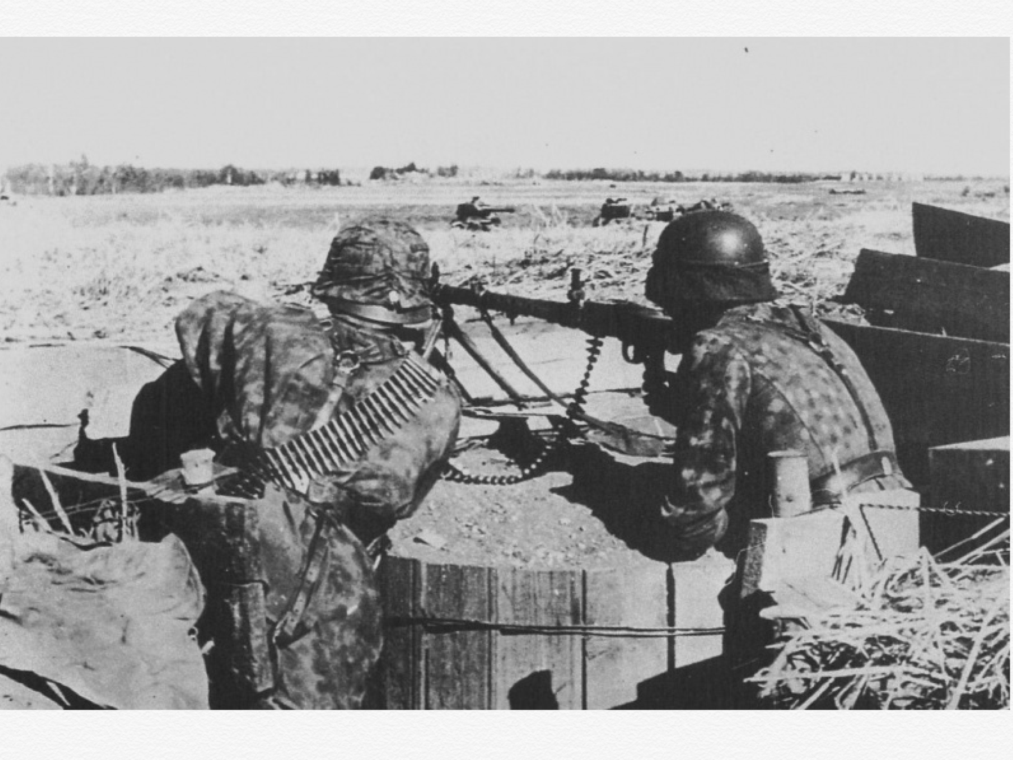 Вермахт 1944 год. Войска СС 1944. Солдаты Ваффен СС на Восточном фронте. Солдат вермахта 1944. Солдат СС С мг-42.